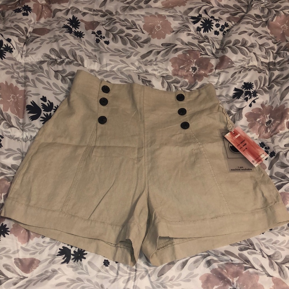 Khaki high rise shorts